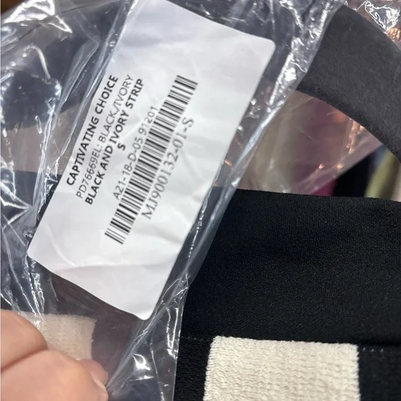 NWOT Lulu’s Captivating Choice Black Ivory Stripe Midi Dress Sz S $65 Small - Picture 7 of 7